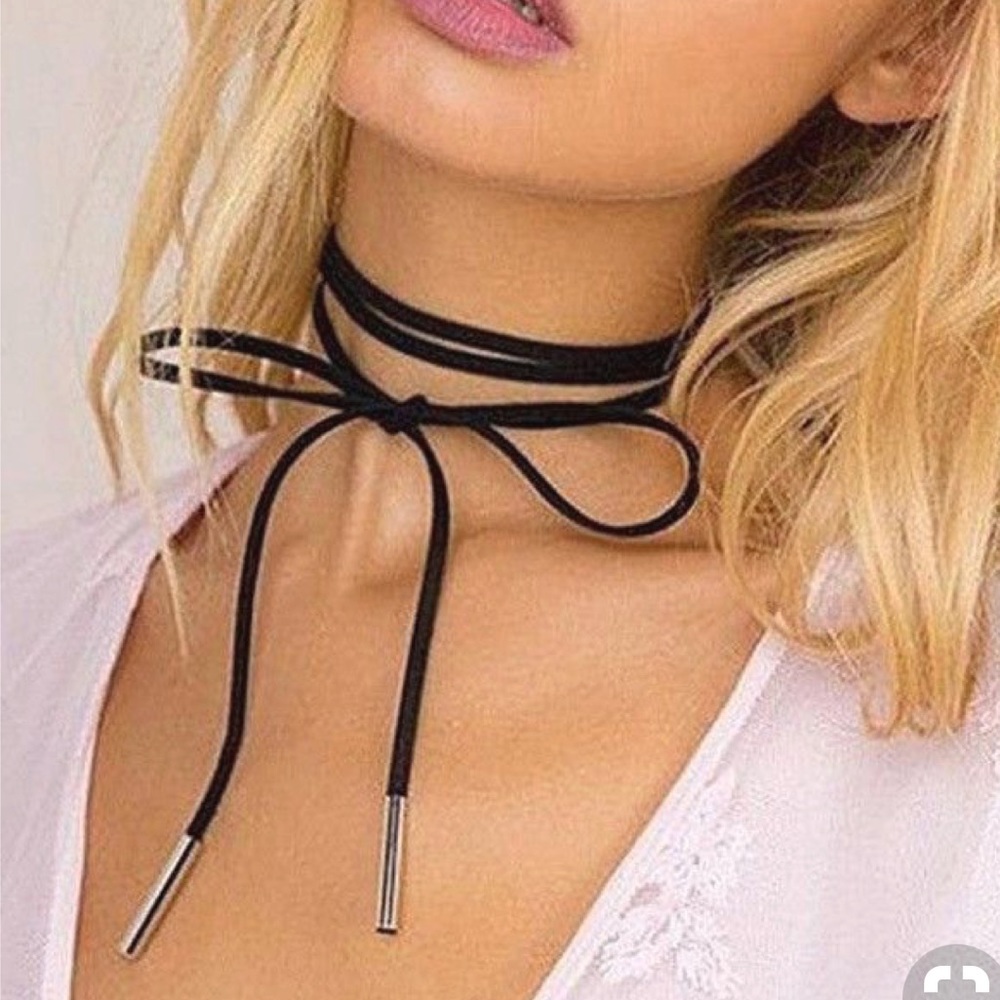Cute tie choker